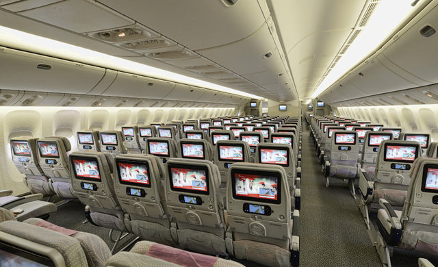 Emirates wprowadzają innowacyjną rozrywkę pokładową dla niedowidzących